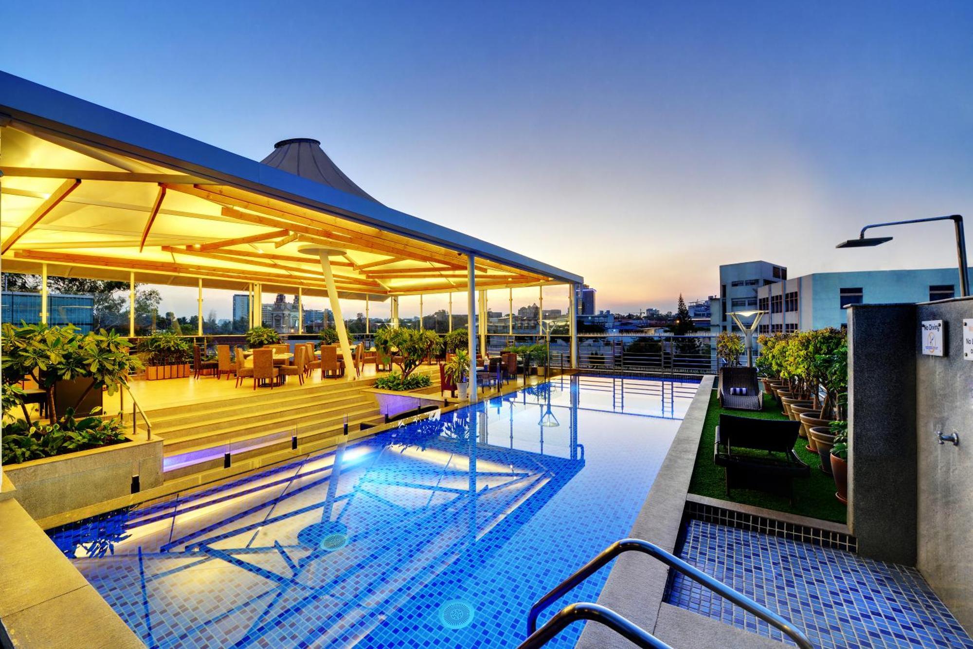 Iris The Business Hotel Bangalore Exterior foto