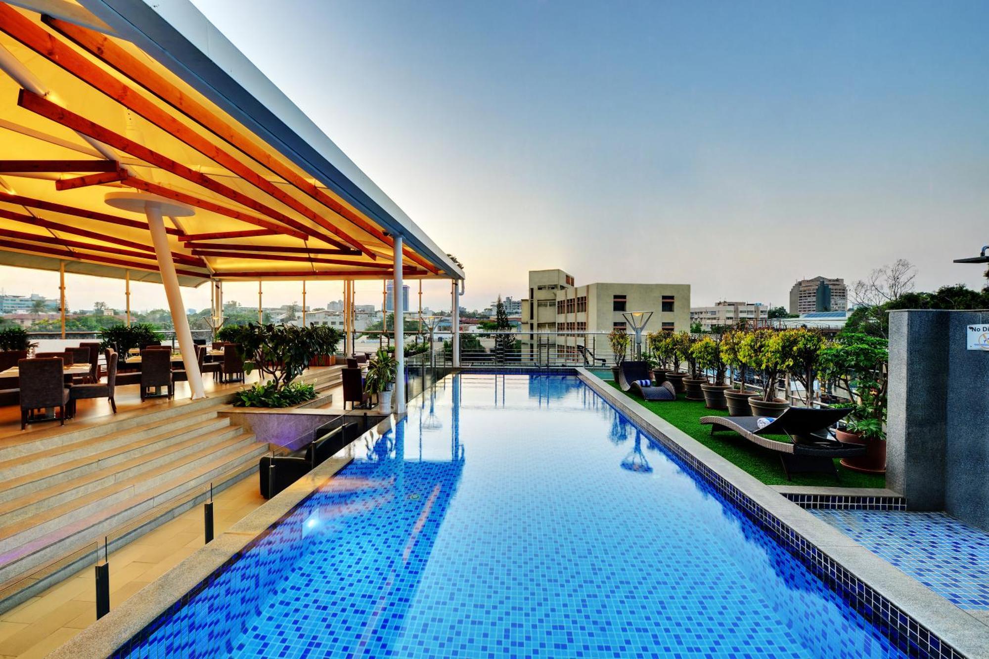 Iris The Business Hotel Bangalore Exterior foto