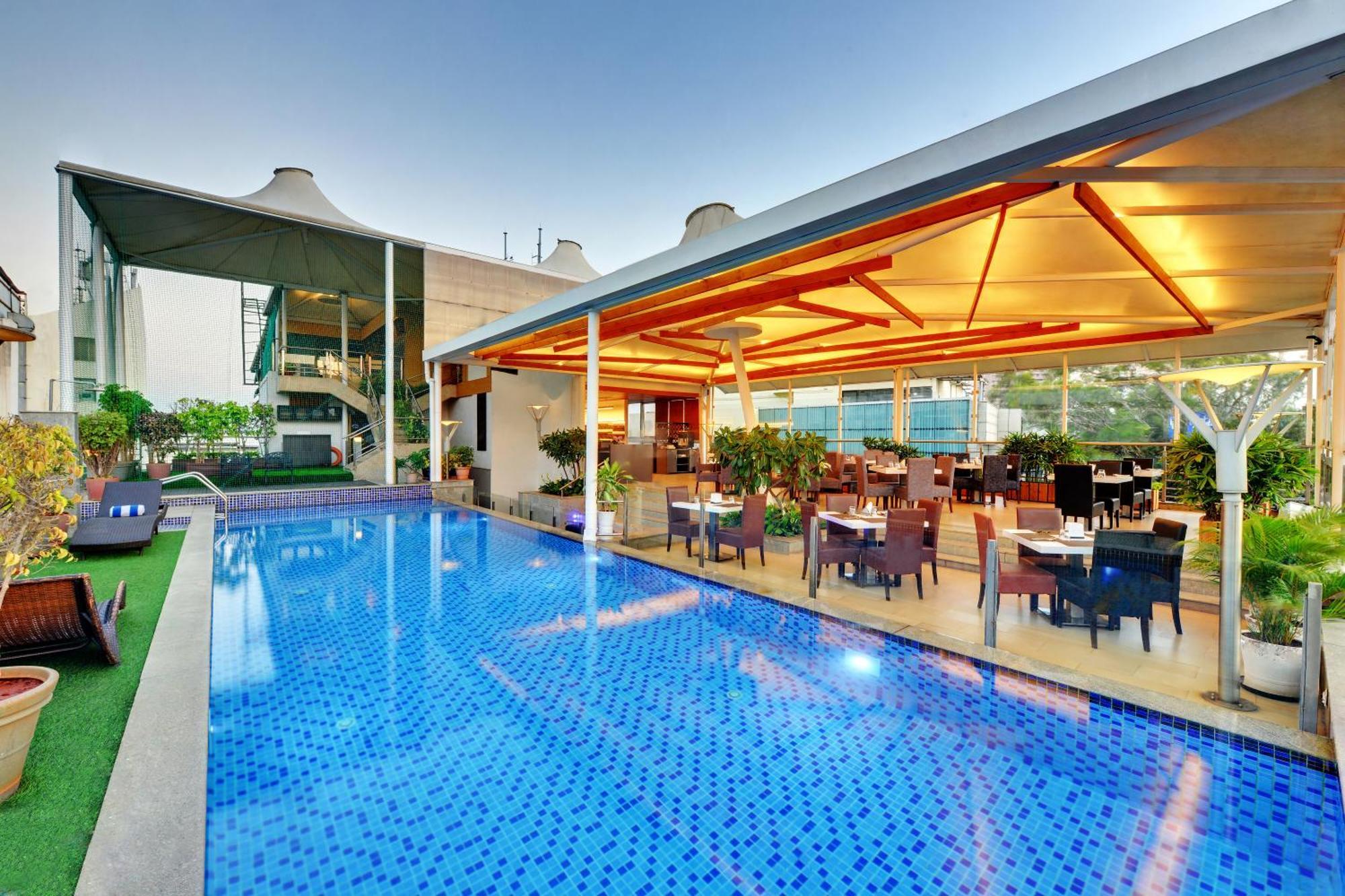 Iris The Business Hotel Bangalore Exterior foto