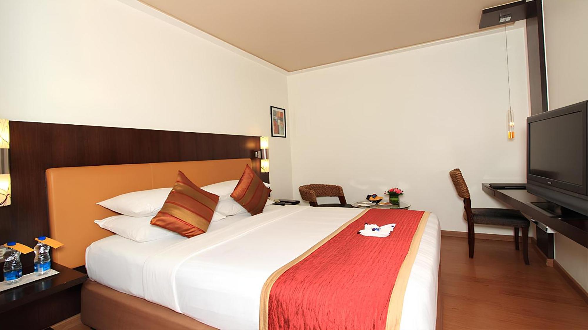 Iris The Business Hotel Bangalore Exterior foto