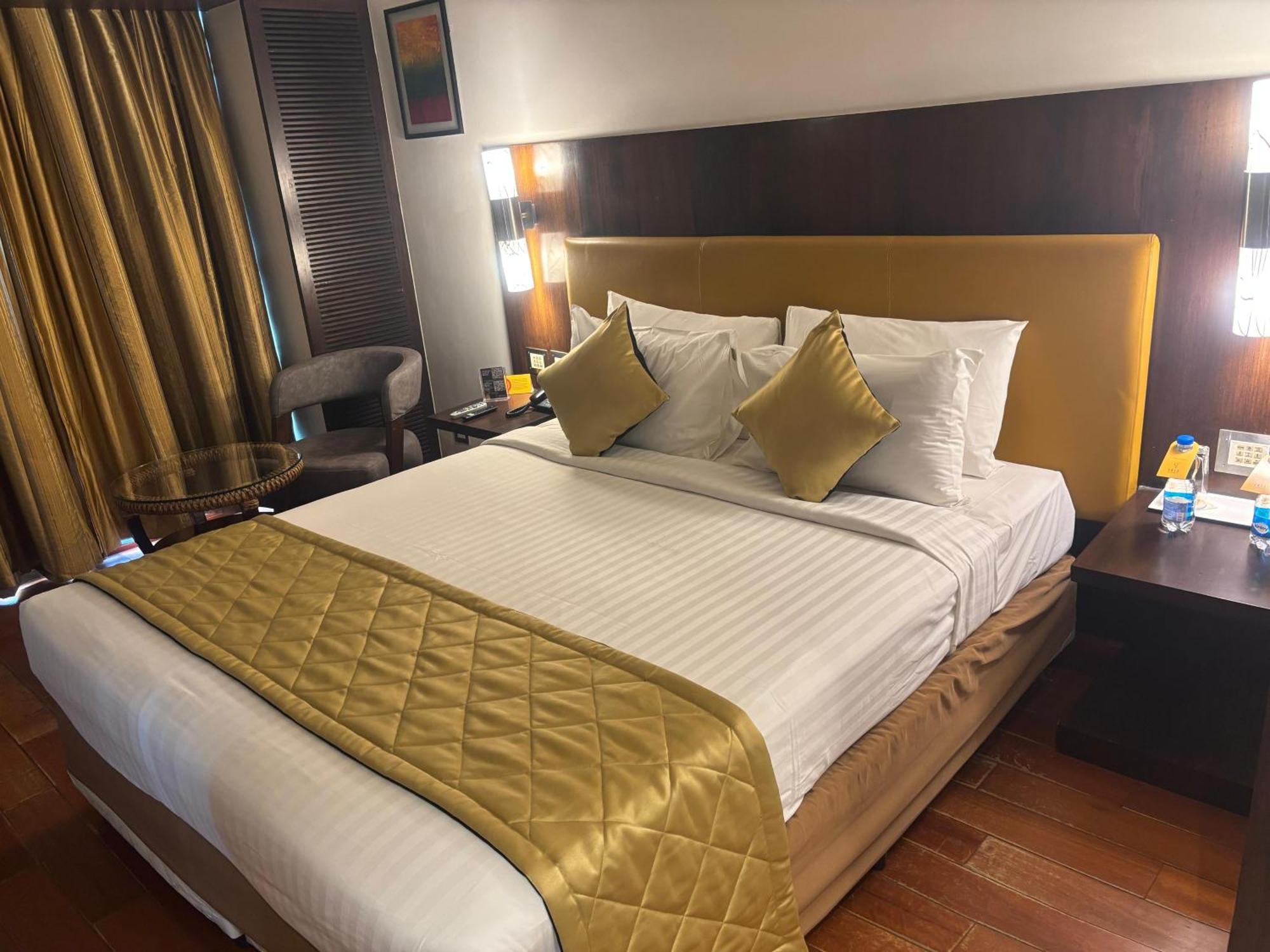 Iris The Business Hotel Bangalore Exterior foto