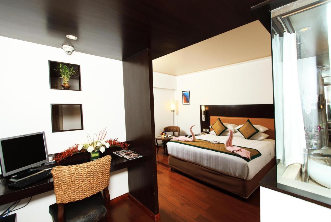 Iris The Business Hotel Bangalore Exterior foto